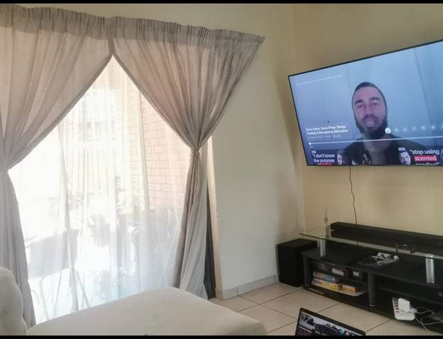 2 BEDROOM TOWNHOUSE FOR SALE IN MULBARTON